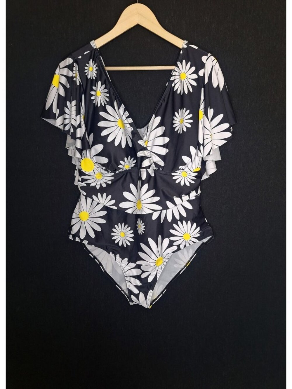 NWOT Women's 3XL One Piece Swimsuit Black White Daisy Floral Flutter Sleeve Plun